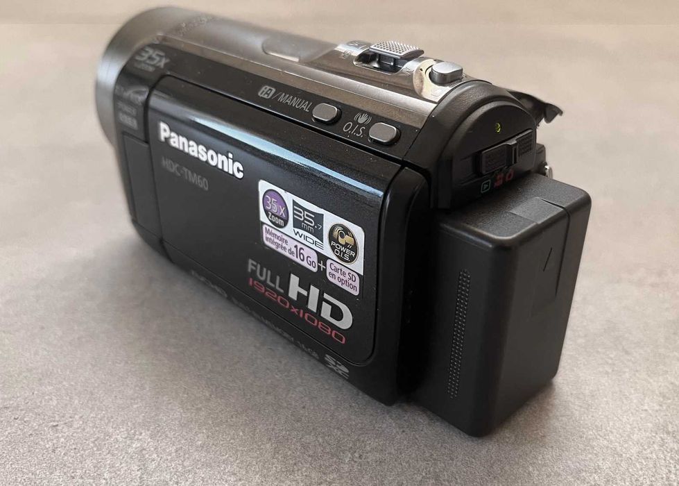Panasonic　HDC-TM60 Panasonic HDC-TM60 (HDC-TM60E) 16GB Full HD Camcorder PAL