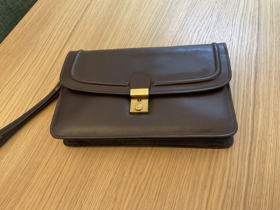 Bolsa em pele para homem .