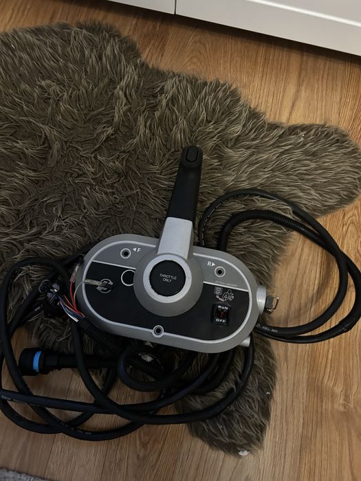 Manetka boczna mercury