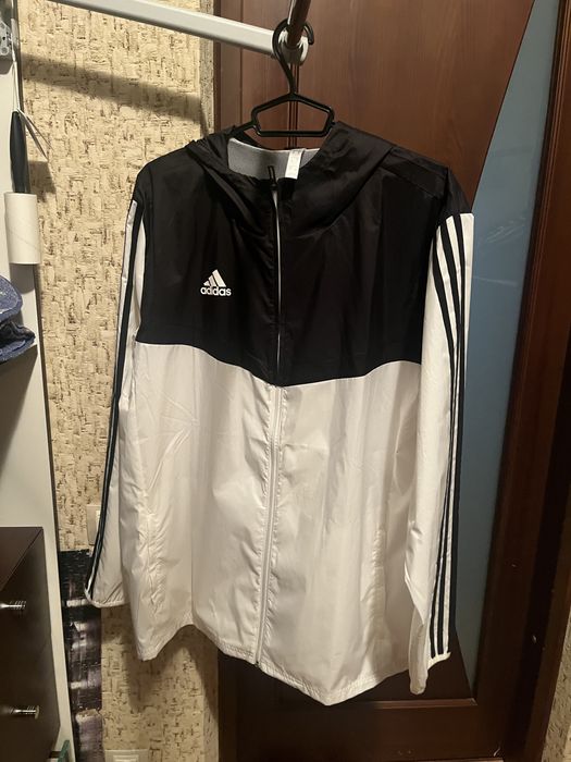 Ветровка Adidas белая
