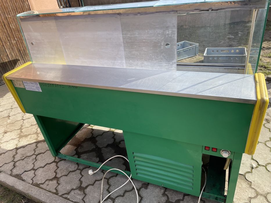 Холодильник вітрина