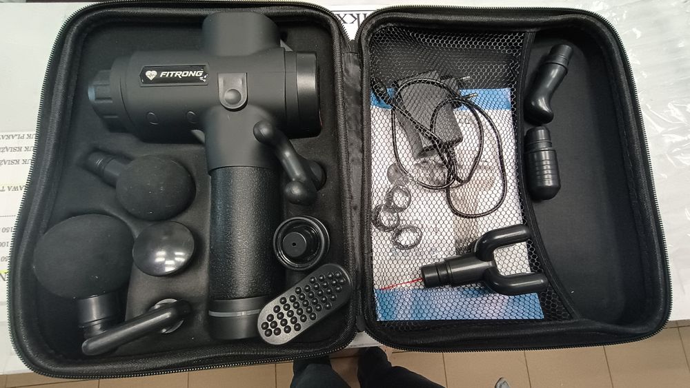 Masażer , zestaw wiele końcówek. Kompletny