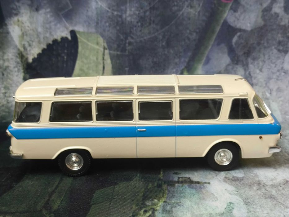 Модель автобуса ЗИЛ-118 Юность Deagostini 1/43: 550 грн