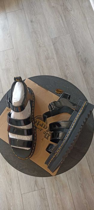 Шкіряні жіночі сандалі Dr. Martens Blaire Patent