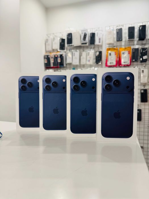 Marriott- Telefon Iphone 17 PRO 256GB Deep Blue Niebieski