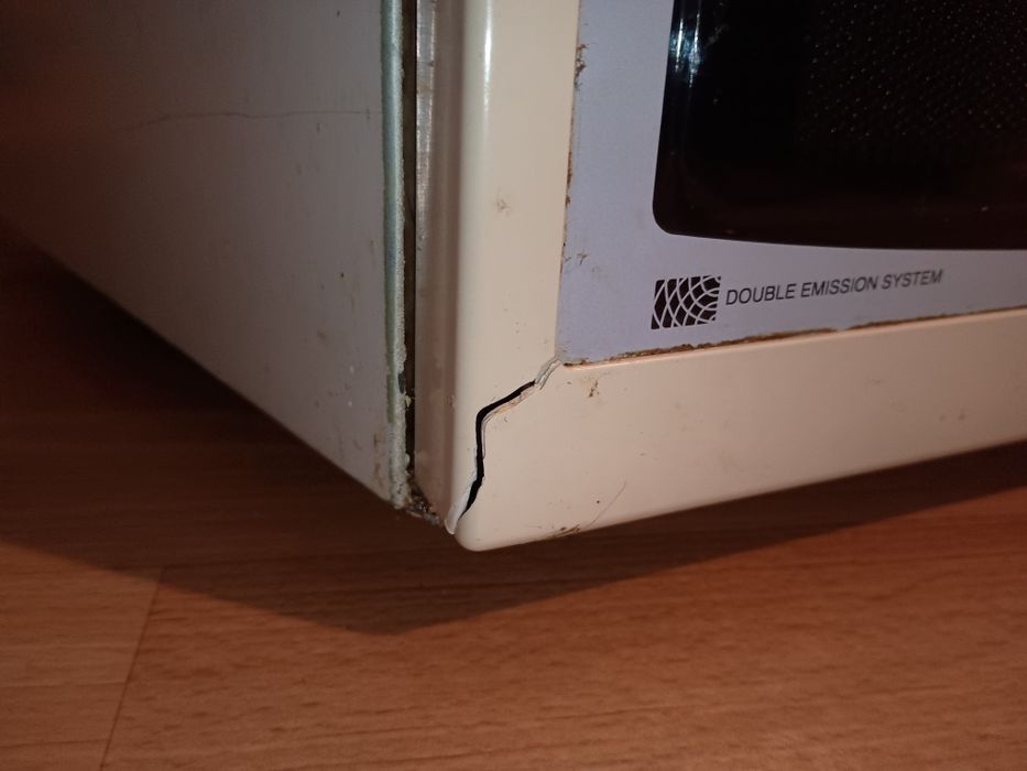 Kuchenka mikrofalowa Whirlpool VIP20 używana ( do kuchni, na działkę,