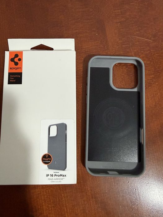 Capa spigen iphone 16 pro max