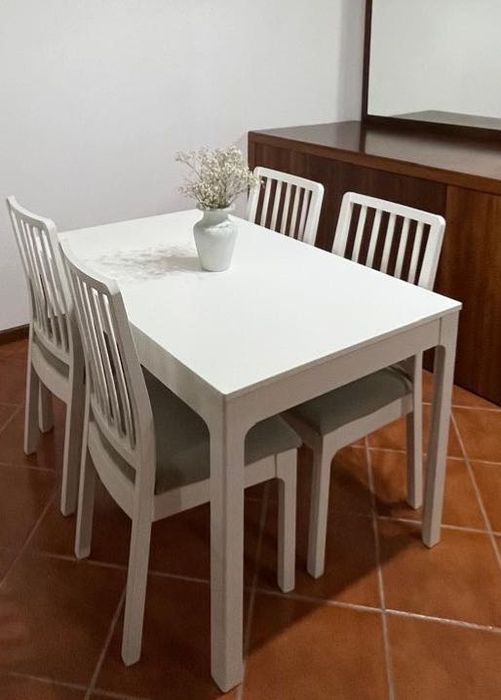 Mesa de jantar extensível para 6 pessoas