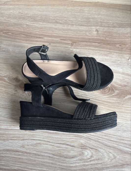 Sandałki na platformie