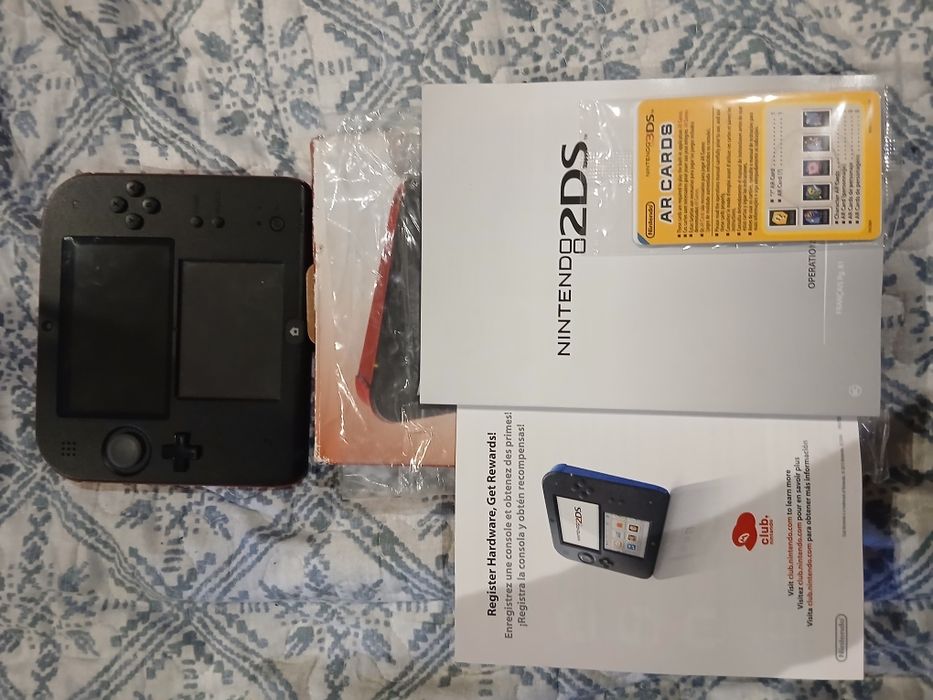 Nintendo 2ds com caixa e desbloqueada
