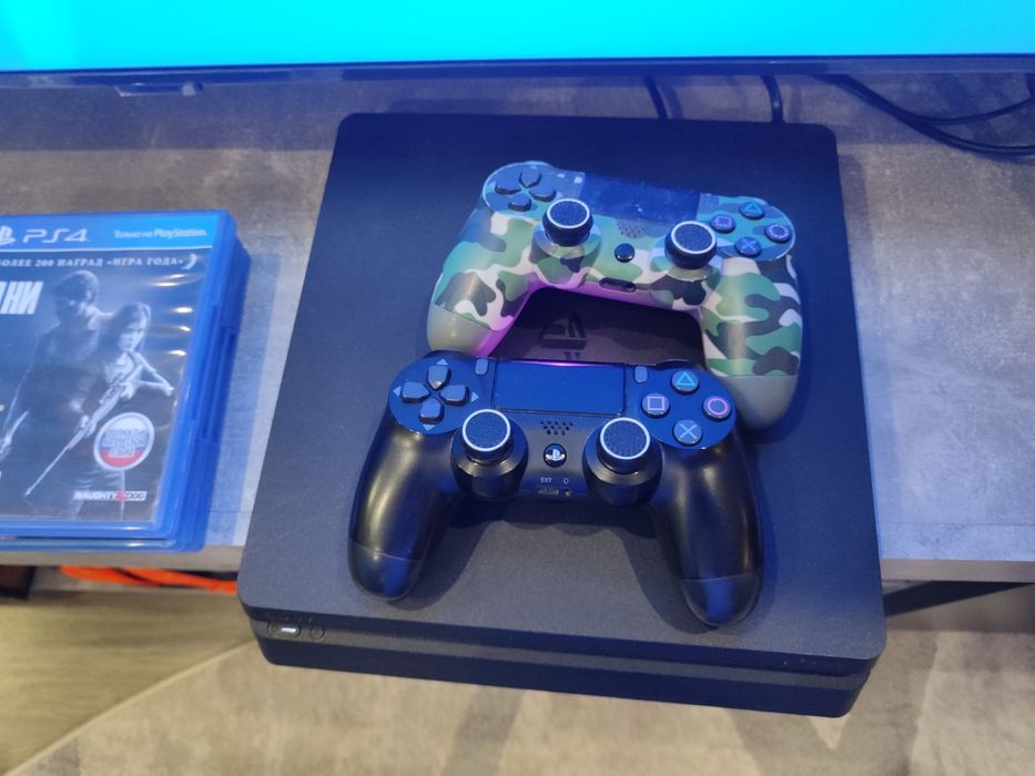Приставка Play station 4 на 1 тб
