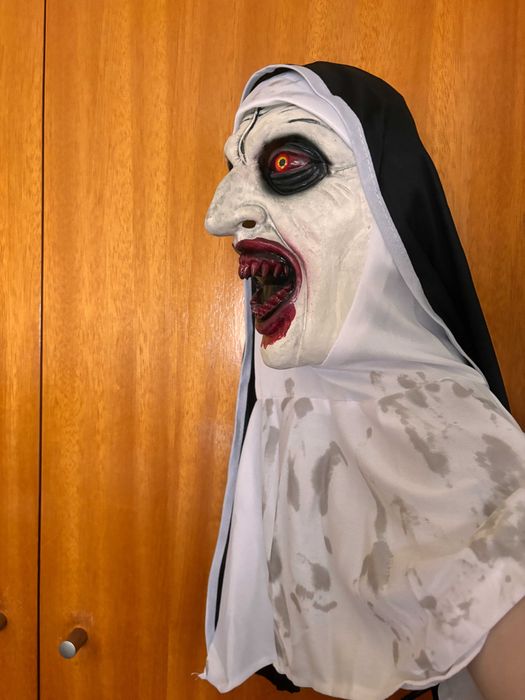 Máscara freira/nun nova