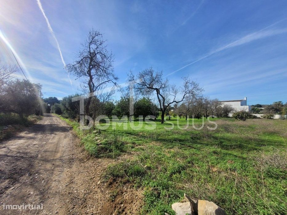 Terreno com 4200m totalmente plano com ótimas acessibilidades — Luz De Tavira E Santo Estêvão, Faro