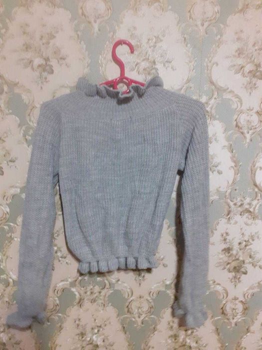 Светр свитер сірого кольору