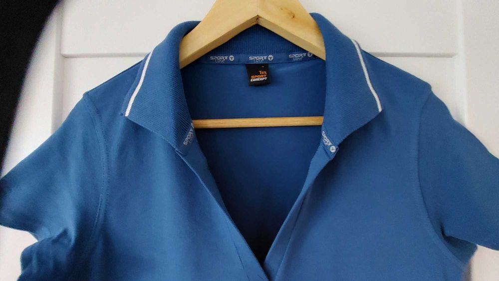 Sprzedam nową, damską koszulkę polo w rozmiarze S.