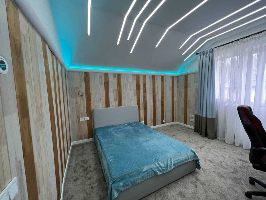 Будинок з ремонтом у лісовому Забуччі. Гараж.