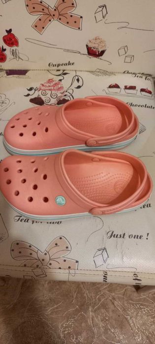 Продам "Crocs" для девочки.