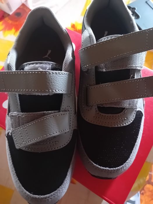 Vendo sapatilhas número 34 de criança novas