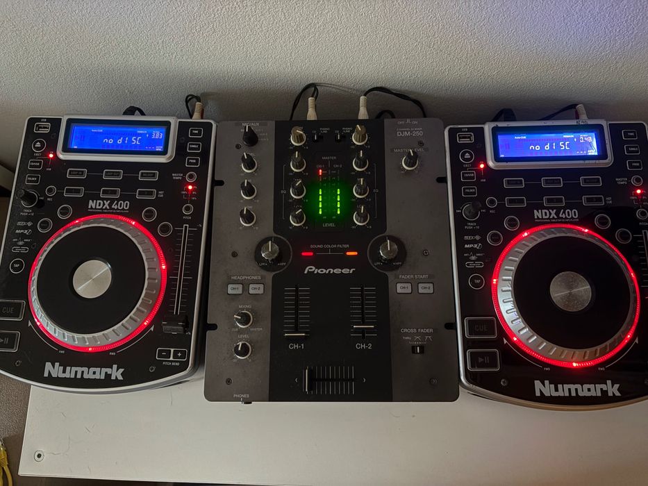 2 Numark CDJs + 1 Pioneer Mixer64750816784771120