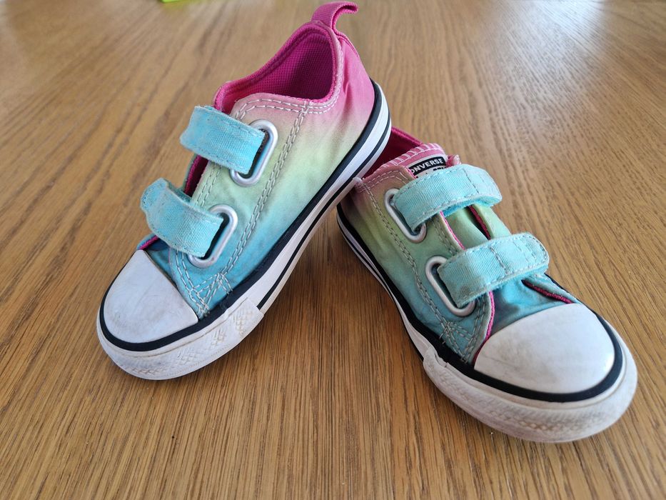 Dziewvzęce trampki Converse rozm. 23