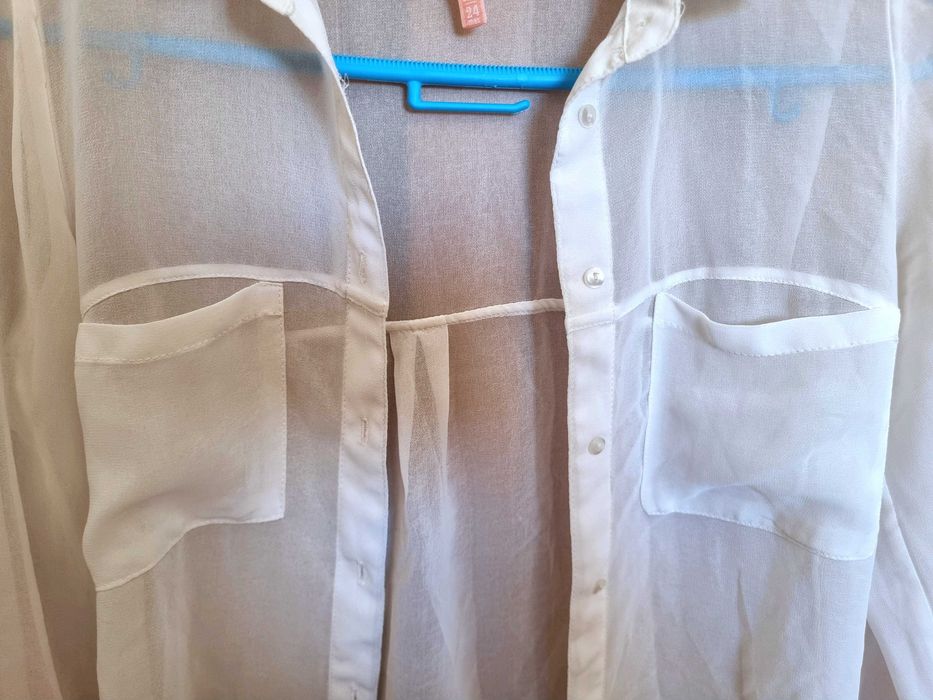Camisa branca com transparência Bershka, tamanho XS