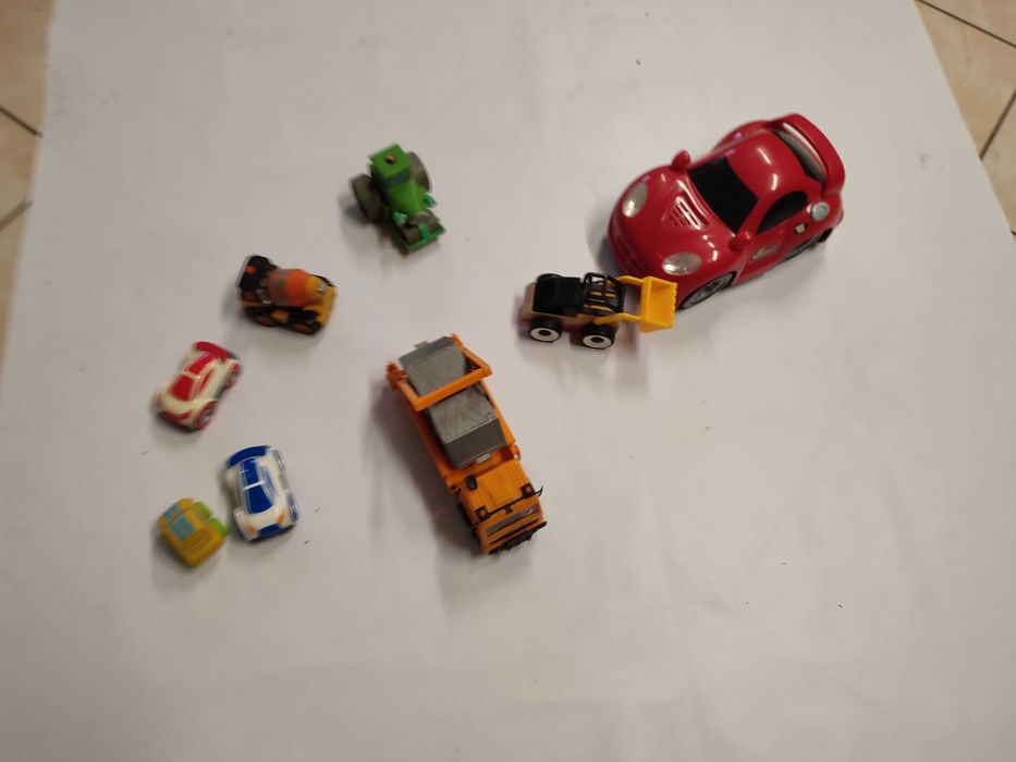 Zestaw samochodzików do piaskownicy