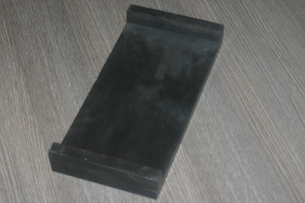 три подставки (монитор, клавиатура)