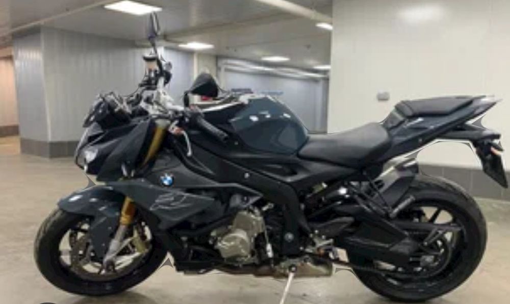 Bmw S1000r 2019.