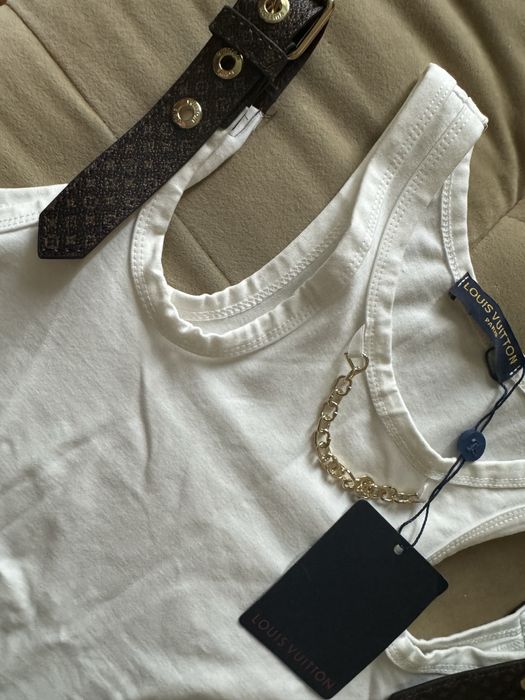 Майка/ топик Louis Vuitton.