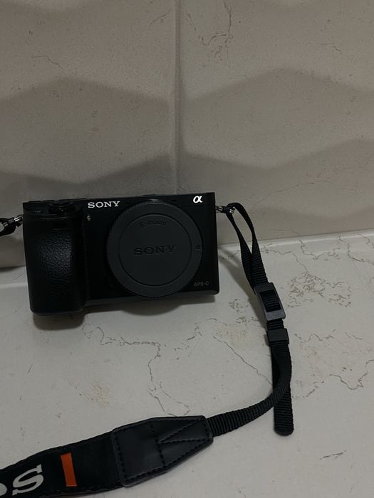 Sony Alpha A6000+Lente do Kit(16-50mm)+3 baterias adicionais!COMO NOVA