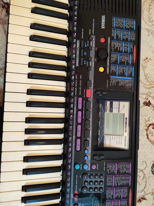Yamaha PSR-220 не включається