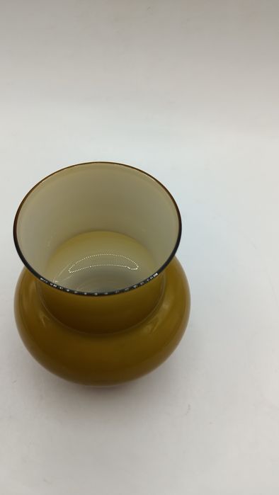 Wazon  artystyczny  ze  szkła  kolor  miodowy - musztardowy