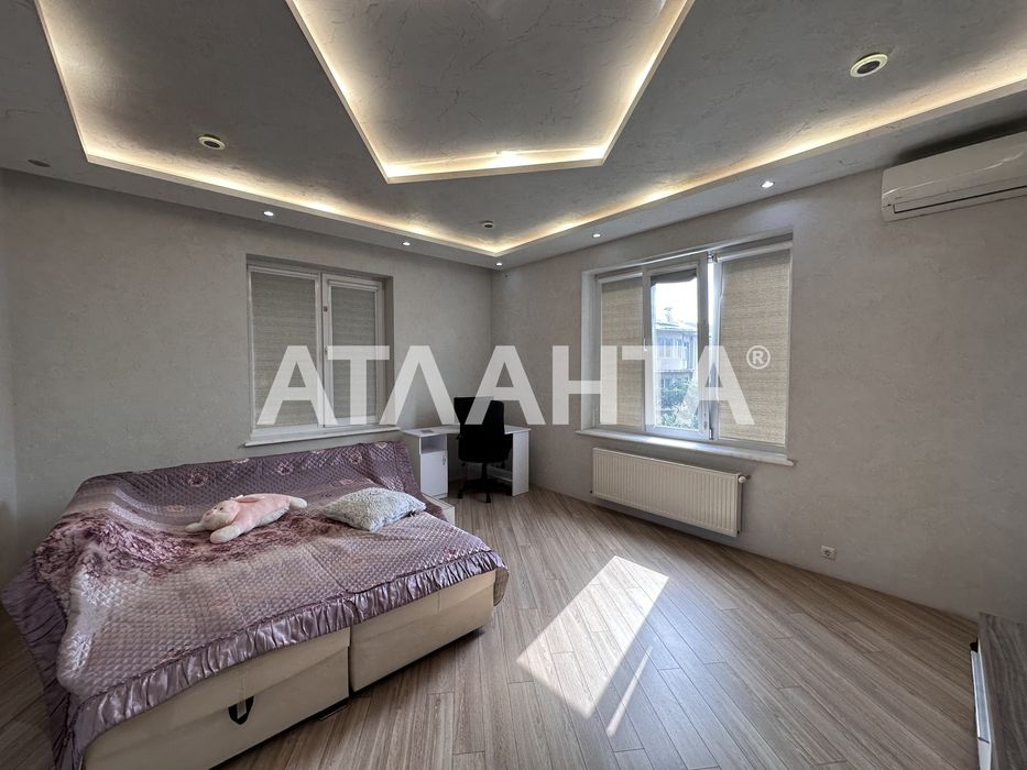 3-уровневый дом с ремонтом на 5.5 сотках на Фонтане