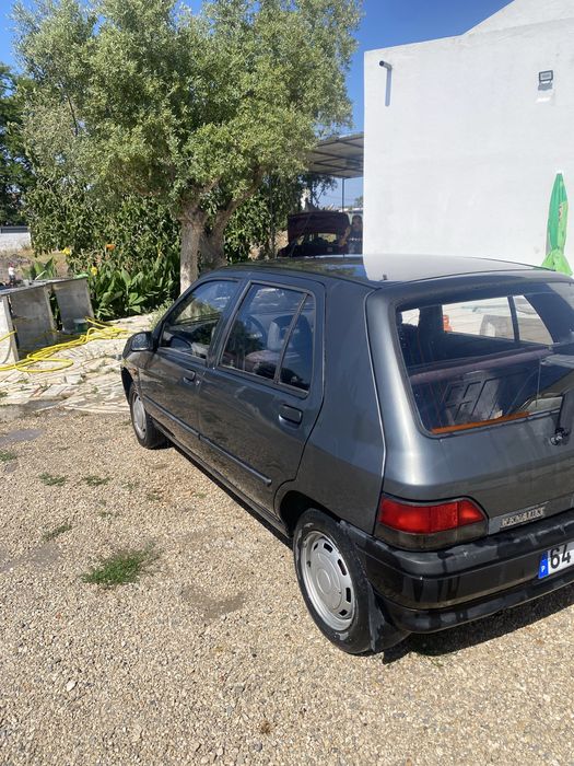 Renault Clio — fotografia 4