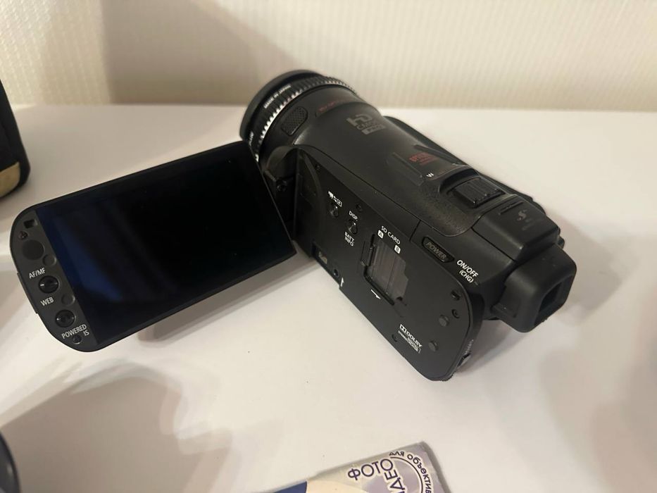 Відеокамера Камера Canon Legria hf g10 на українській мові