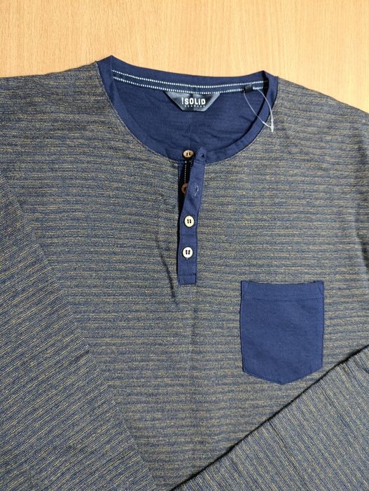 Чоловічий светр ог 116 см благородного коліру та матеріалу