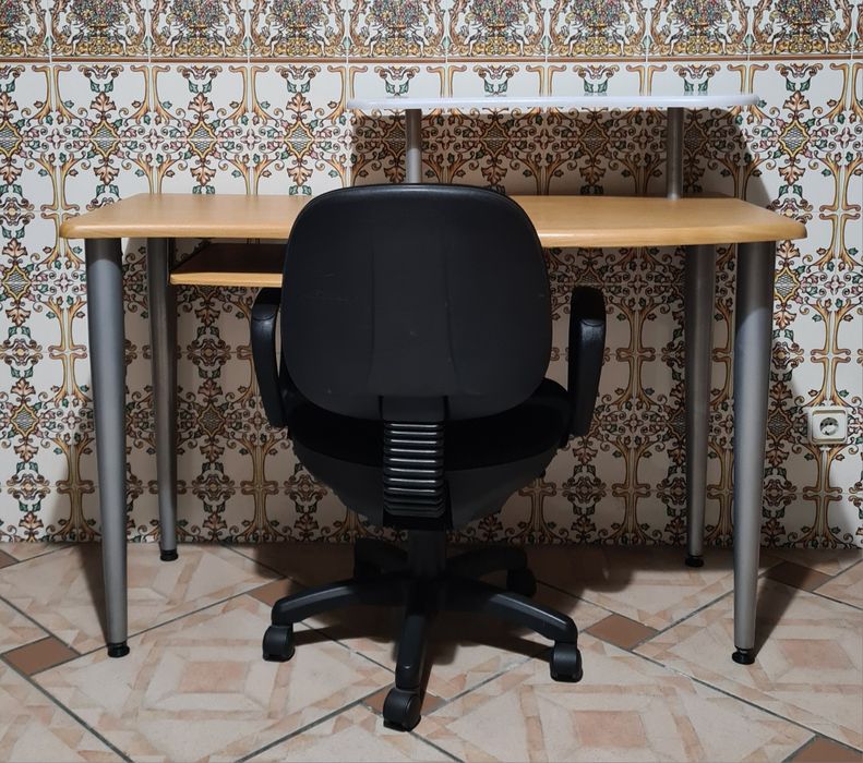 Conjunto de Secretaria e cadeira