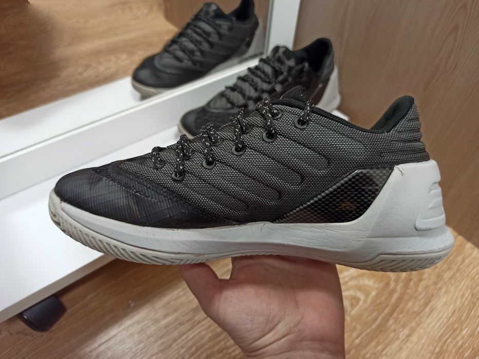 Кросівки Under Armour Curry 3 Low 35-36 р/22,5 см кроссовки оригинал