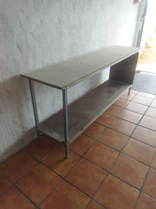 Mesa de trabalho, bancada em ferro/inox mais estante reforçada também