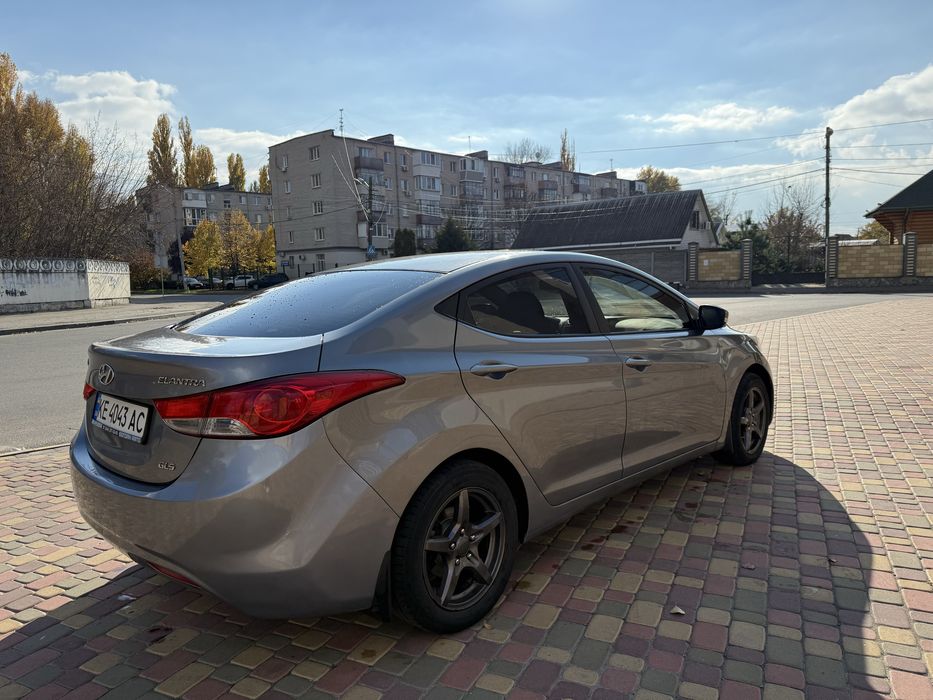 Hyundai Elantra 2012