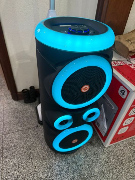 Coluna de som varias funcionalidades