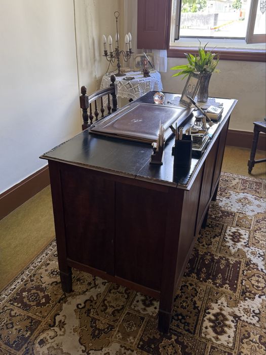 Mesa de escritório em madeira dos anos 70