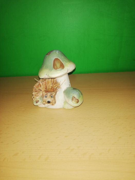 Figurka grzybek.