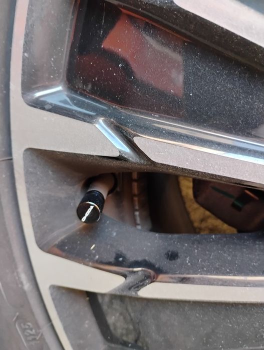 Dekoracja samochodu zawory opon samochodowych omoda