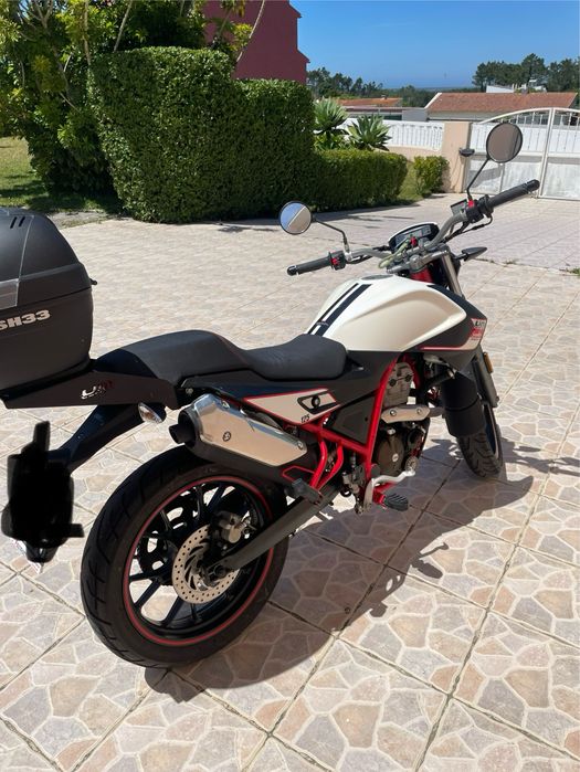 Vendo UM Scrambler Renegade 125 C/Nova!