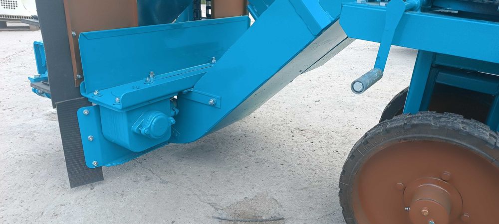 САМОПЕРЕСУВНИЙ Зерномет, ЗМ120У, Зернометатель,Зернонавантажувач
