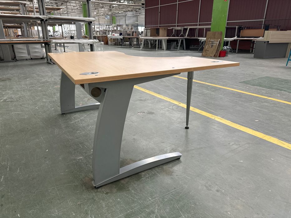 Biurka narożne 160/120  lewe i prawe