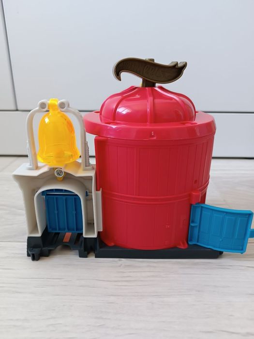 Hot wheels пожежна частина (без машинки)
