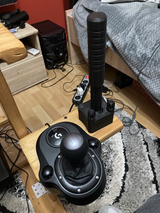 Zestaw do sim driftingu - thrustmaster, logitech