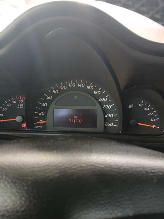Mercedes Benz 220 de 2002